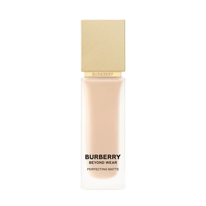 Beyond Wear Perfecting Matte Foundation 20 Fair Cool Fondöten