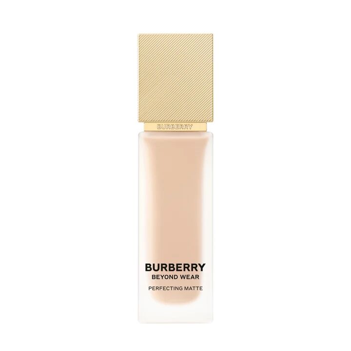 Beyond Wear Perfecting Matte Foundation 30 Light Cool Fondöten