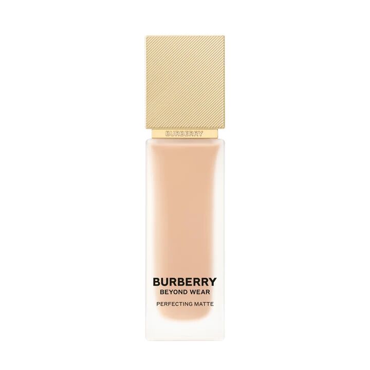 Beyond Wear Perfecting Matte Foundation 40 Light Cool Fondöten