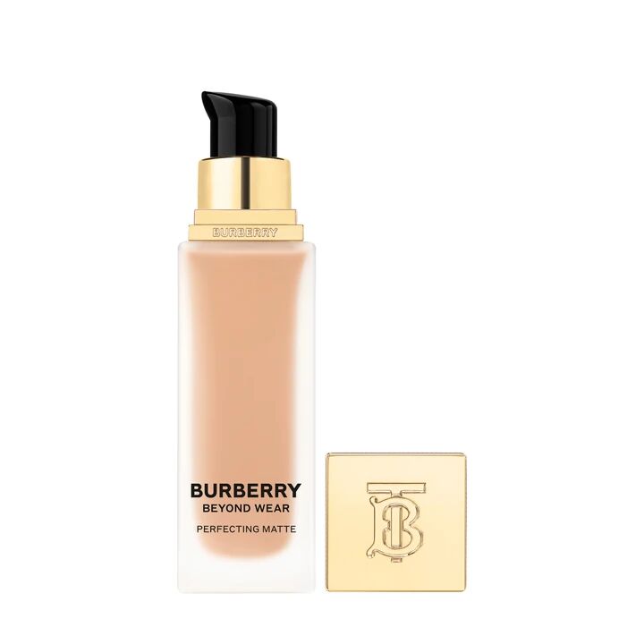 Beyond Wear Perfecting Matte Foundation 70 Medium Cool Fondöten