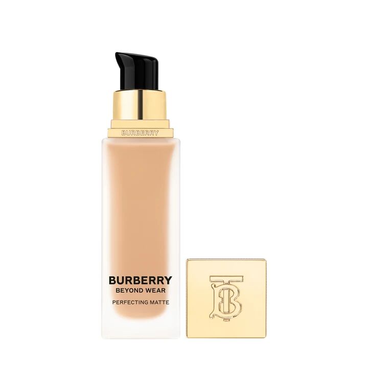Beyond Wear Perfecting Matte Foundation 70 Medium Neutral Fondöten